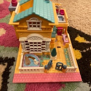 Vintage Polly Pocket Mansion